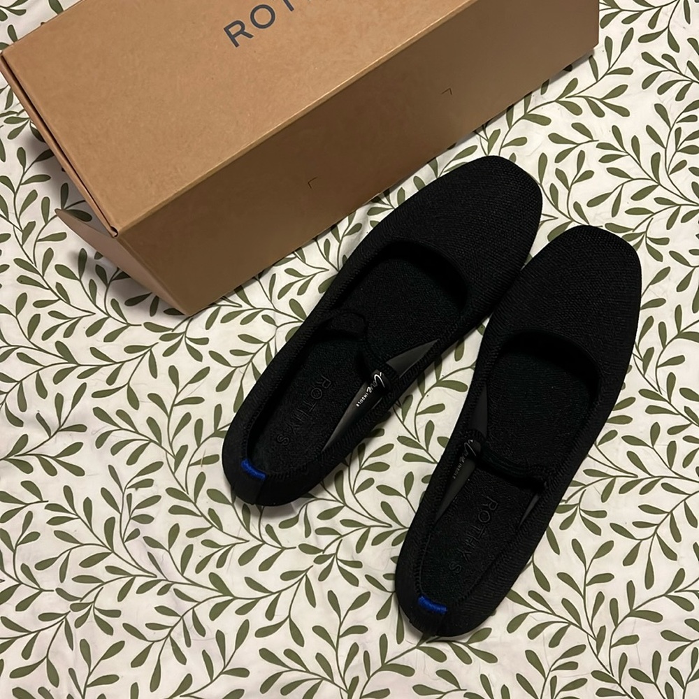 ROTHYS the max square Mary Jane’s in black size 8